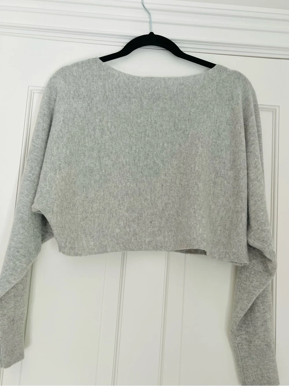 Club Monaco 100% cashmere light gray cropped sweater M NWOT